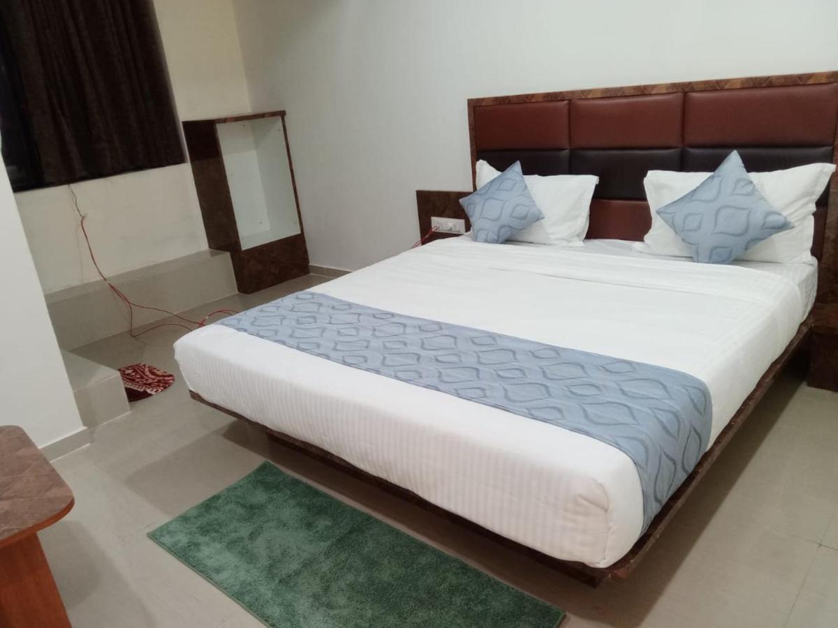 Hotel Rk Villa วาโดดารา ภายนอก รูปภาพ