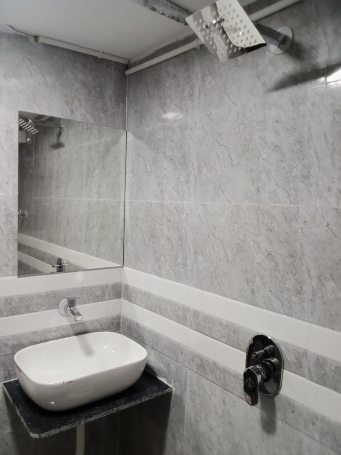 Hotel Rk Villa วาโดดารา ภายนอก รูปภาพ