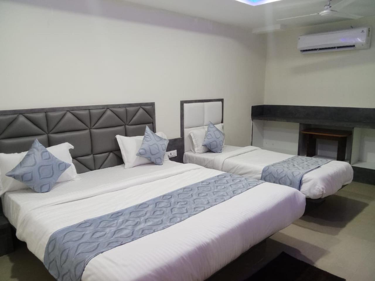 Hotel Rk Villa วาโดดารา ภายนอก รูปภาพ