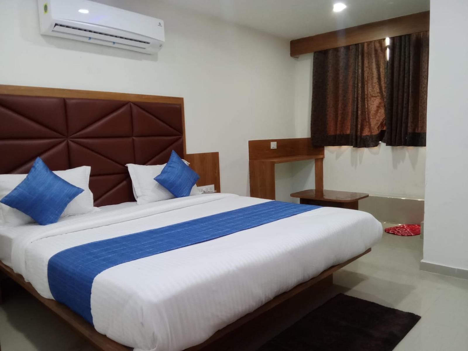 Hotel Rk Villa วาโดดารา ภายนอก รูปภาพ