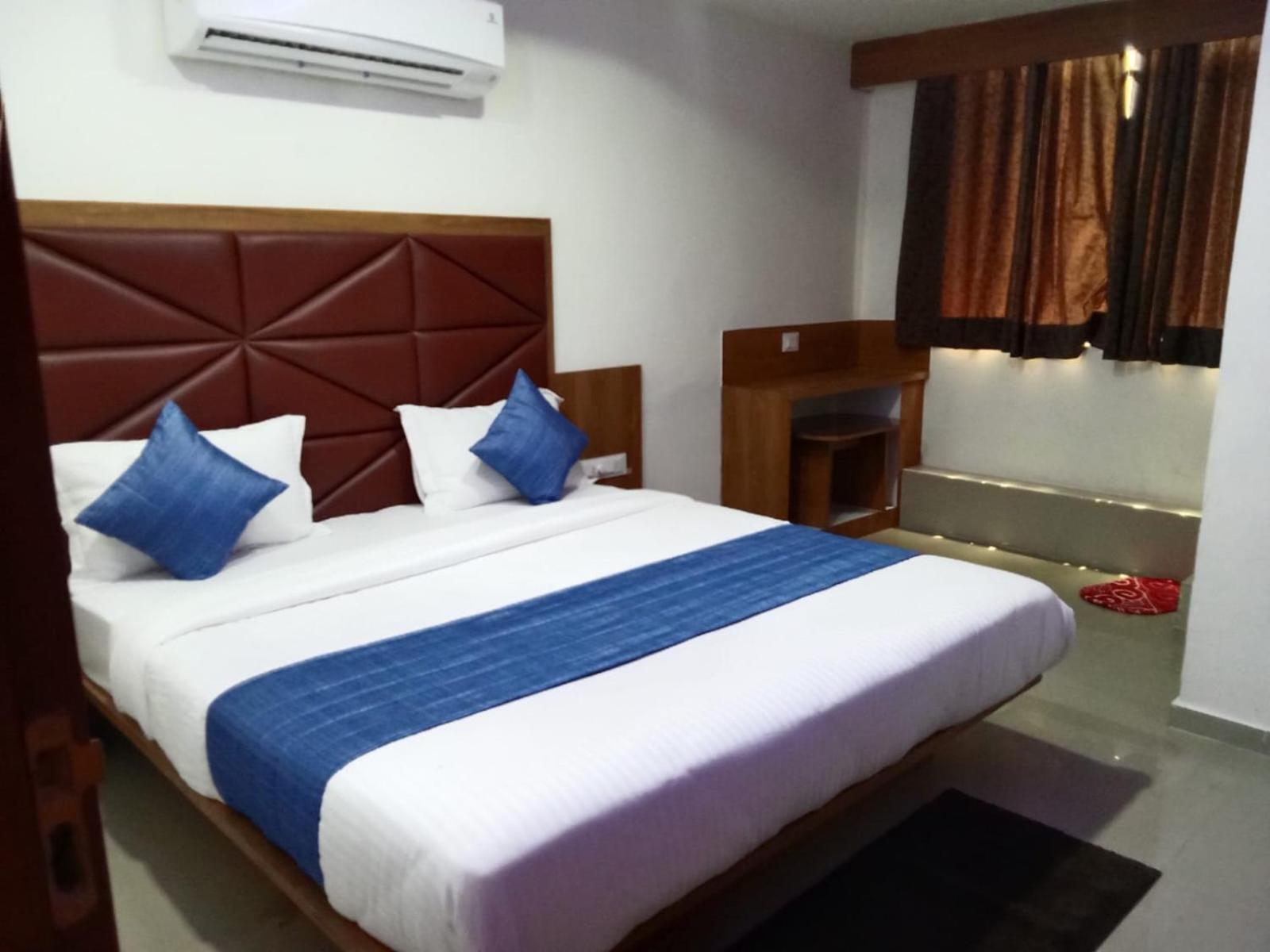 Hotel Rk Villa วาโดดารา ภายนอก รูปภาพ